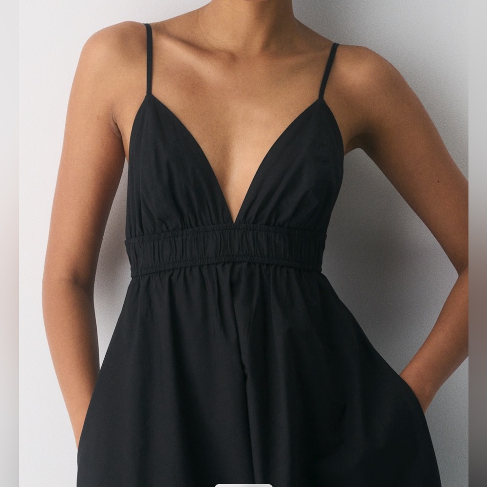 Aritzia Encourage Poplin Dress - Picture 2 of 8